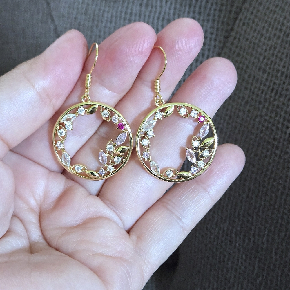 La Meno "Secret🤫 Garden💐" Earrings - Picture 14 of 16